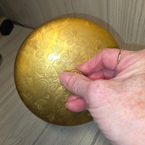 Vtg Etched Brass Lid Glass Candy Dish Vanity Table Powder Jar Jewlery Box - Picture 6 of 6